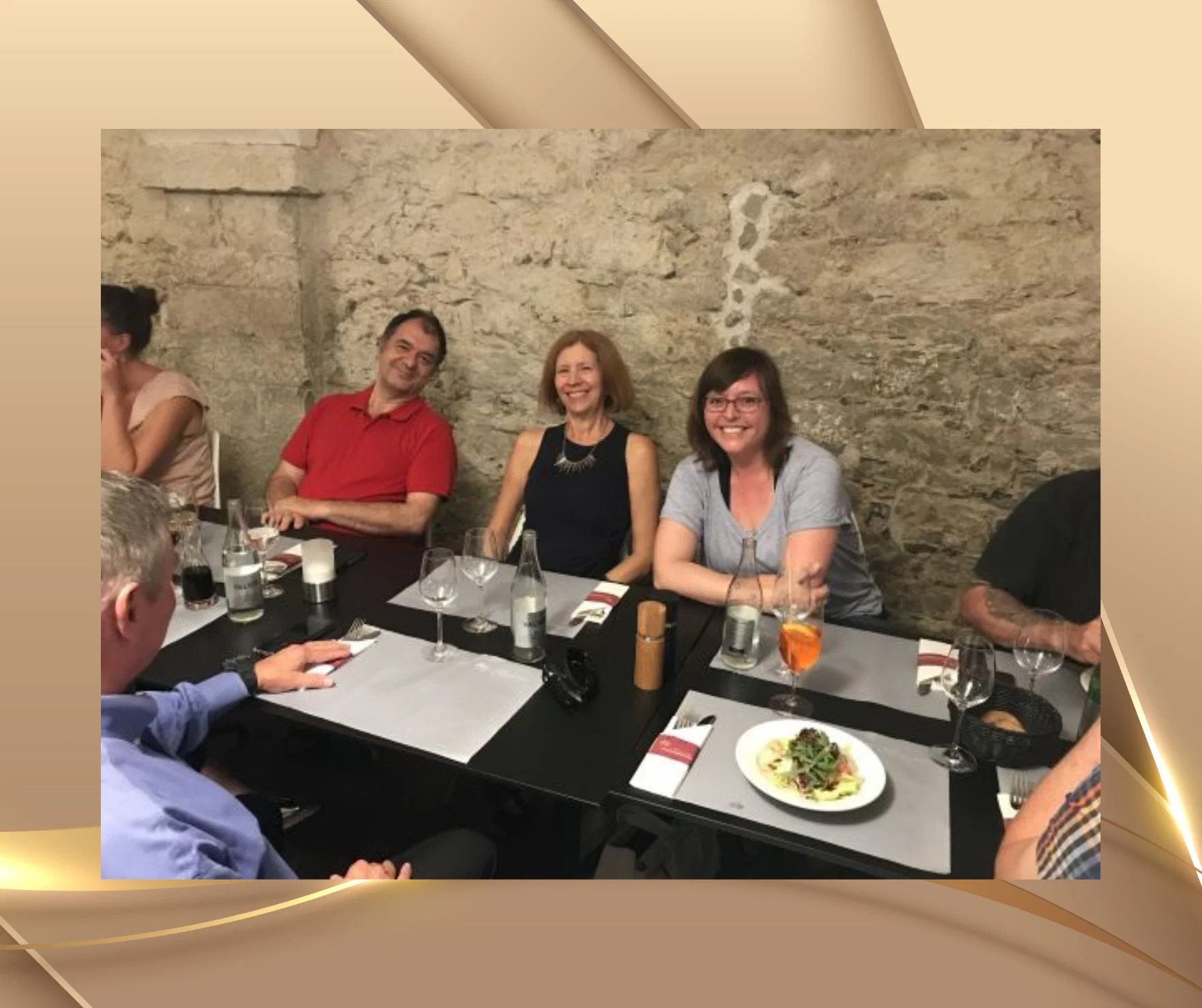 Teilnehmer des IMDHA Hypnosestammtischs in Frauenfeld während einer Weiterbildung – praxisnahe Einblicke in die Hypnose Ausbildung Schweiz