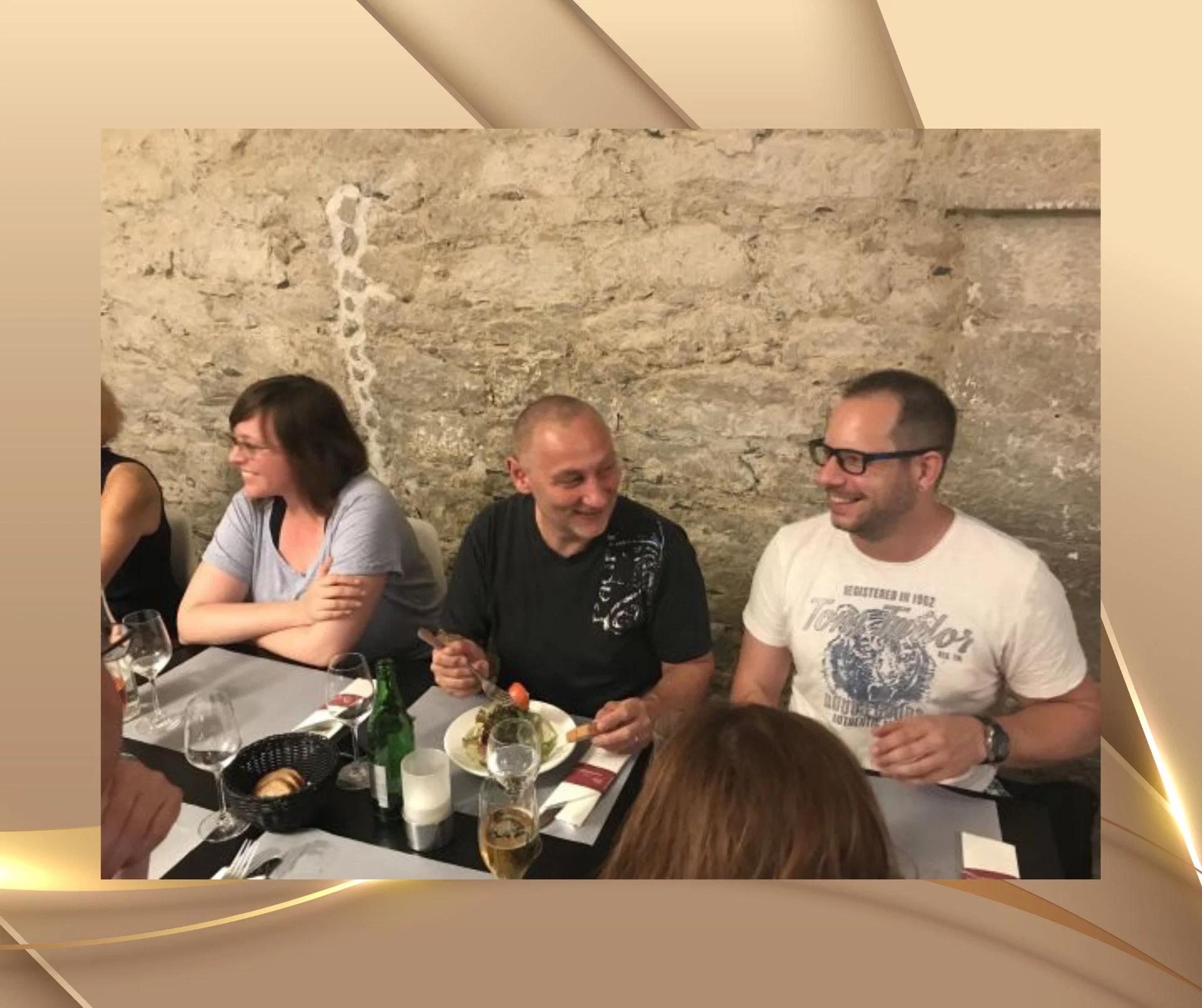 Zufriedene Teilnehmer beim IMDHA Hypnosestammtisch in Frauenfeld – positive Erfahrungen in der Hypnose Ausbildung Schweiz