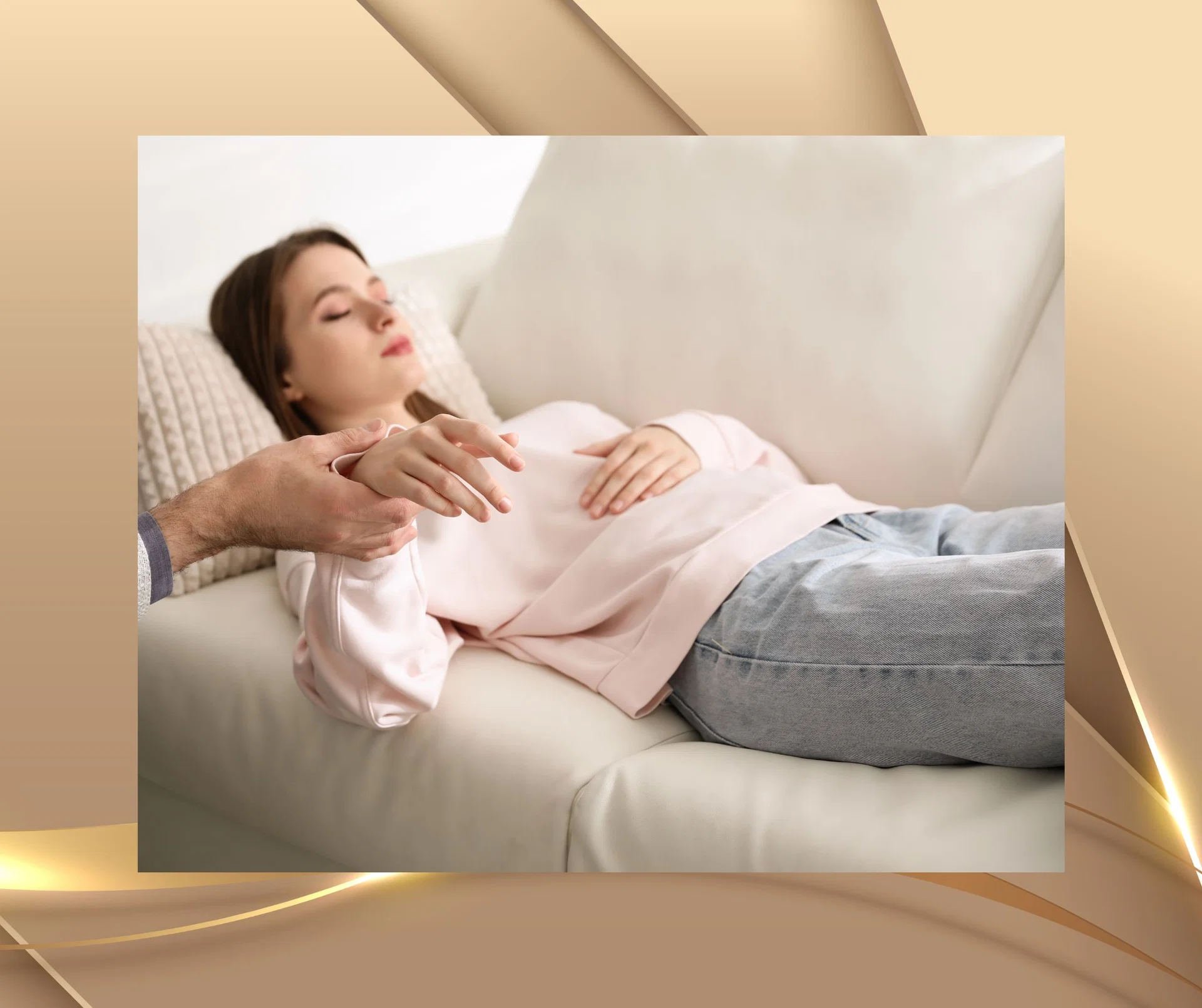 Frau in klassischer Hypnose während einer Hypnoseinduktion