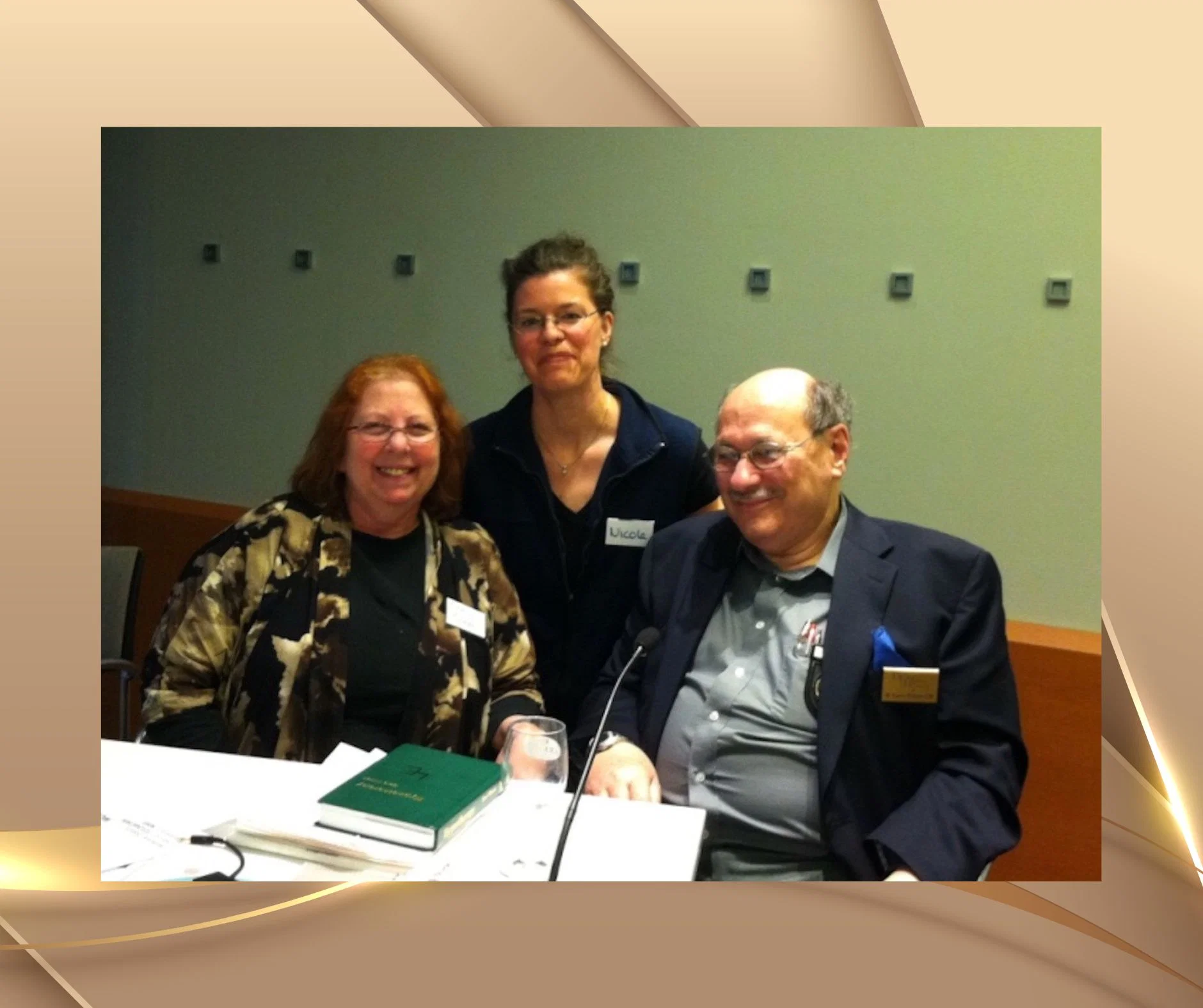 Nicole Wackernagel gemeinsam mit Larry und Cheryl Elman während einer internationalen Fachfortbildung zur Dave Elman Hypnose in Zürich im Jahr 2012.